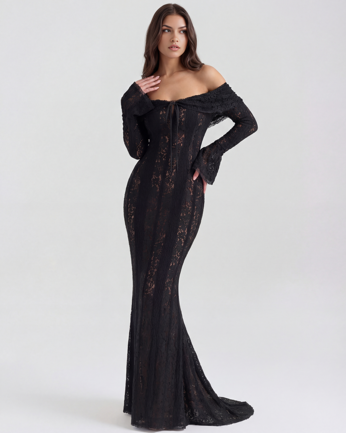 ALESSANDRA | Ausdrucksstarkes Maxikleid aus Spitze