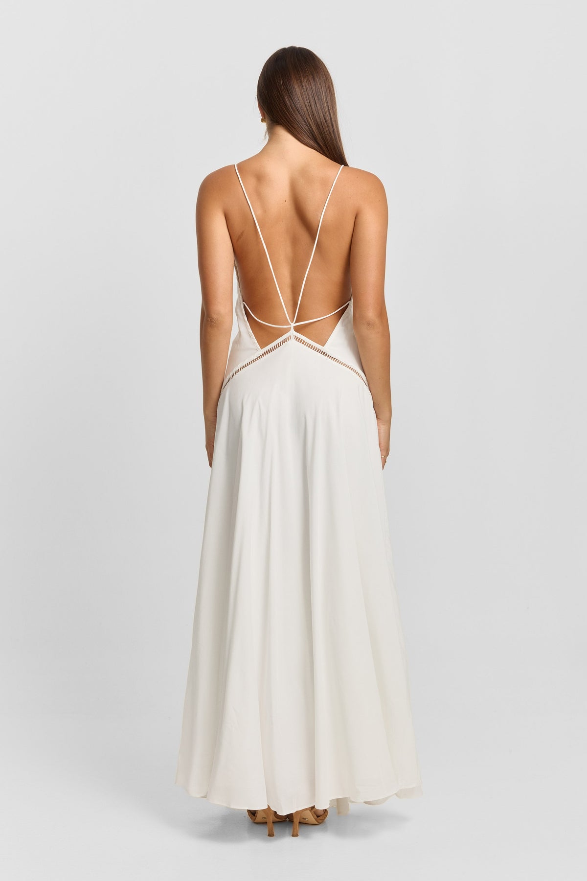 BENITA | Rückenfreies Maxikleid mit Spaghettiträgern