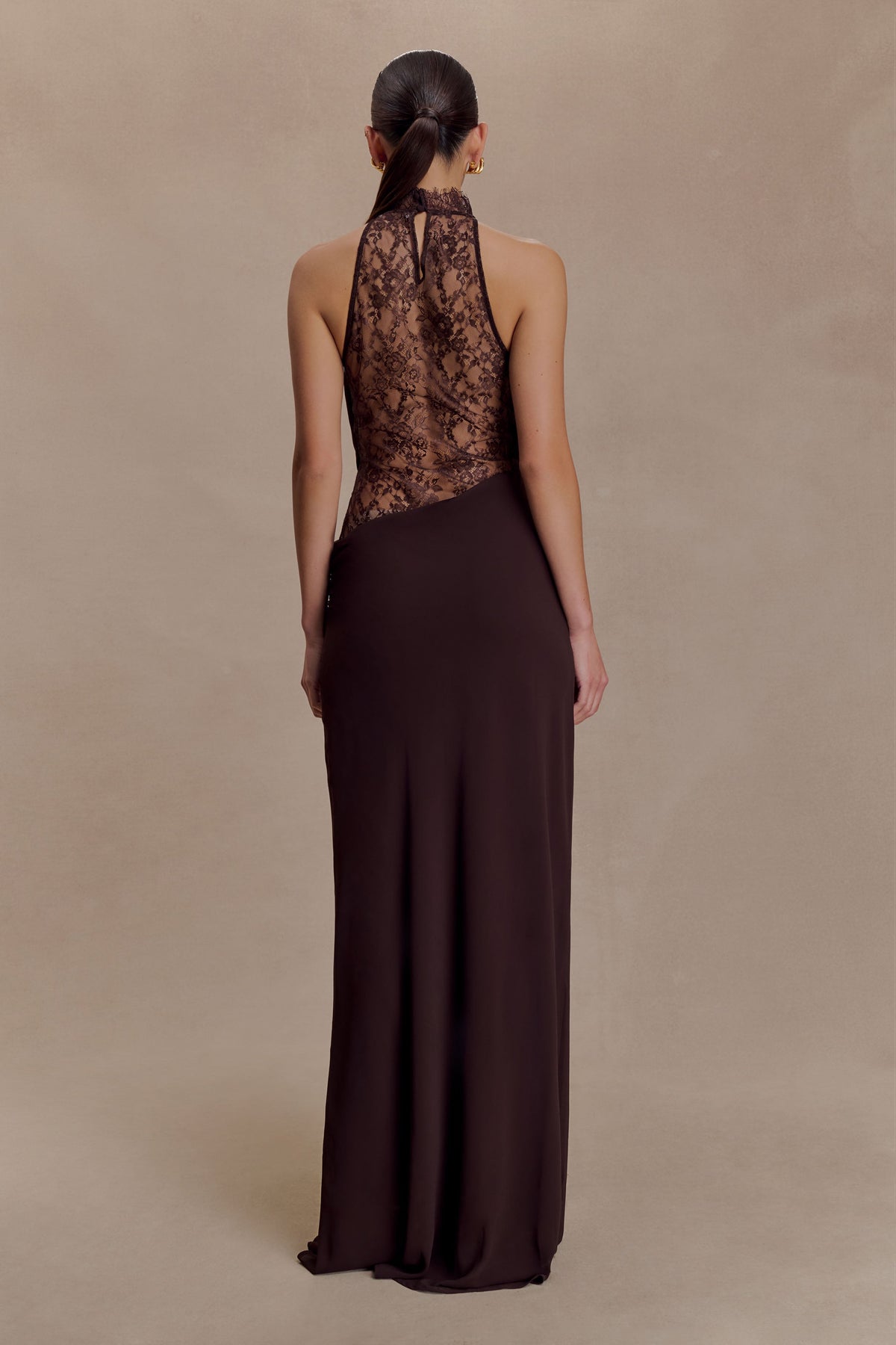 ISALIE | Halterneck-Maxikleid mit Spitzeneinsatz