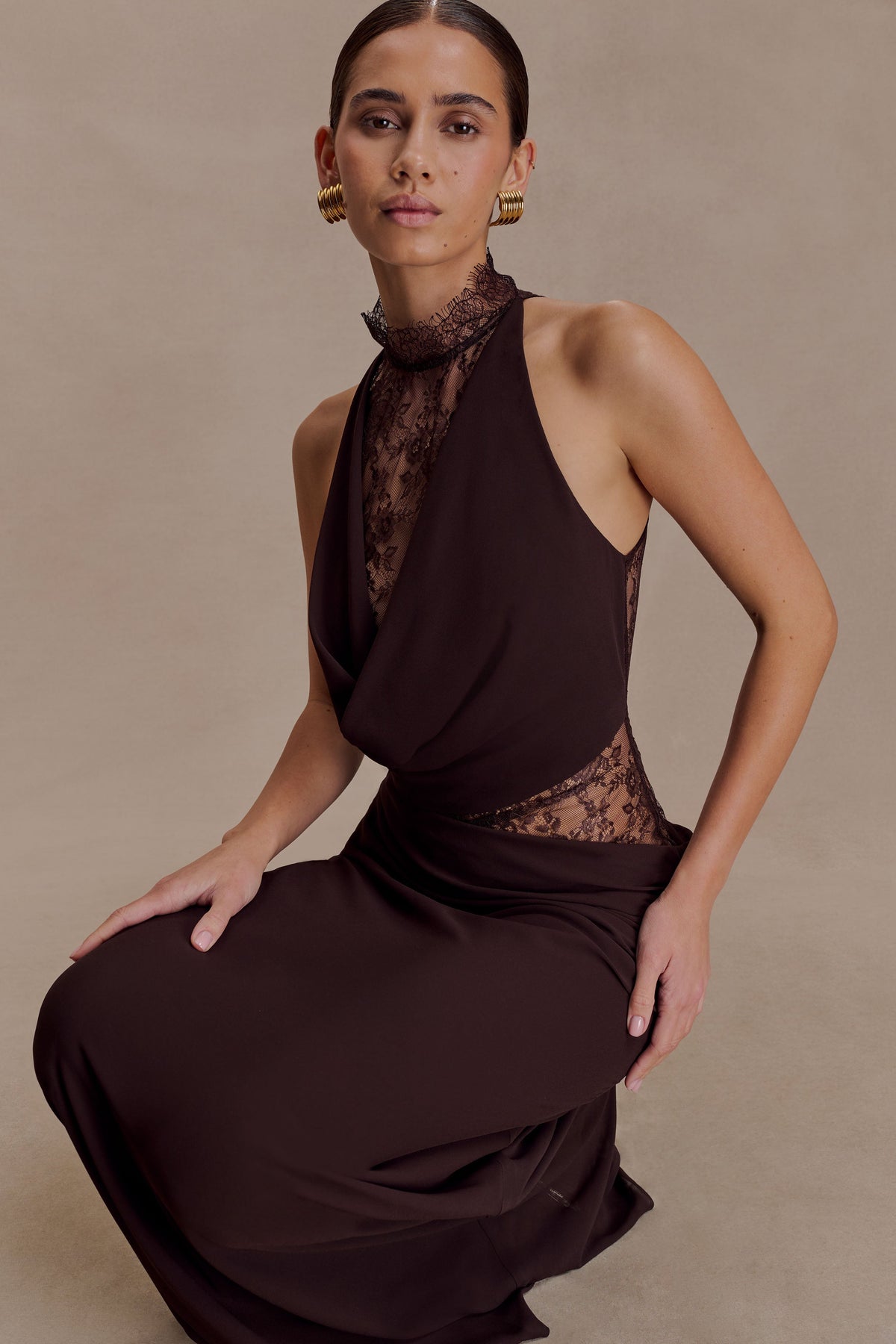 ISALIE | Halterneck-Maxikleid mit Spitzeneinsatz