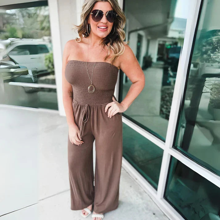LINA | Schulterfreier Jumpsuit mit Smok-Detail