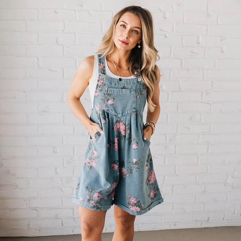 JULE | Kurze Denim-Latzhose mit Blumenmuster