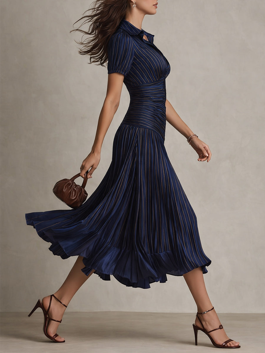 ANOUK | Gestreiftes Satin-Midikleid mit Plisseefalten