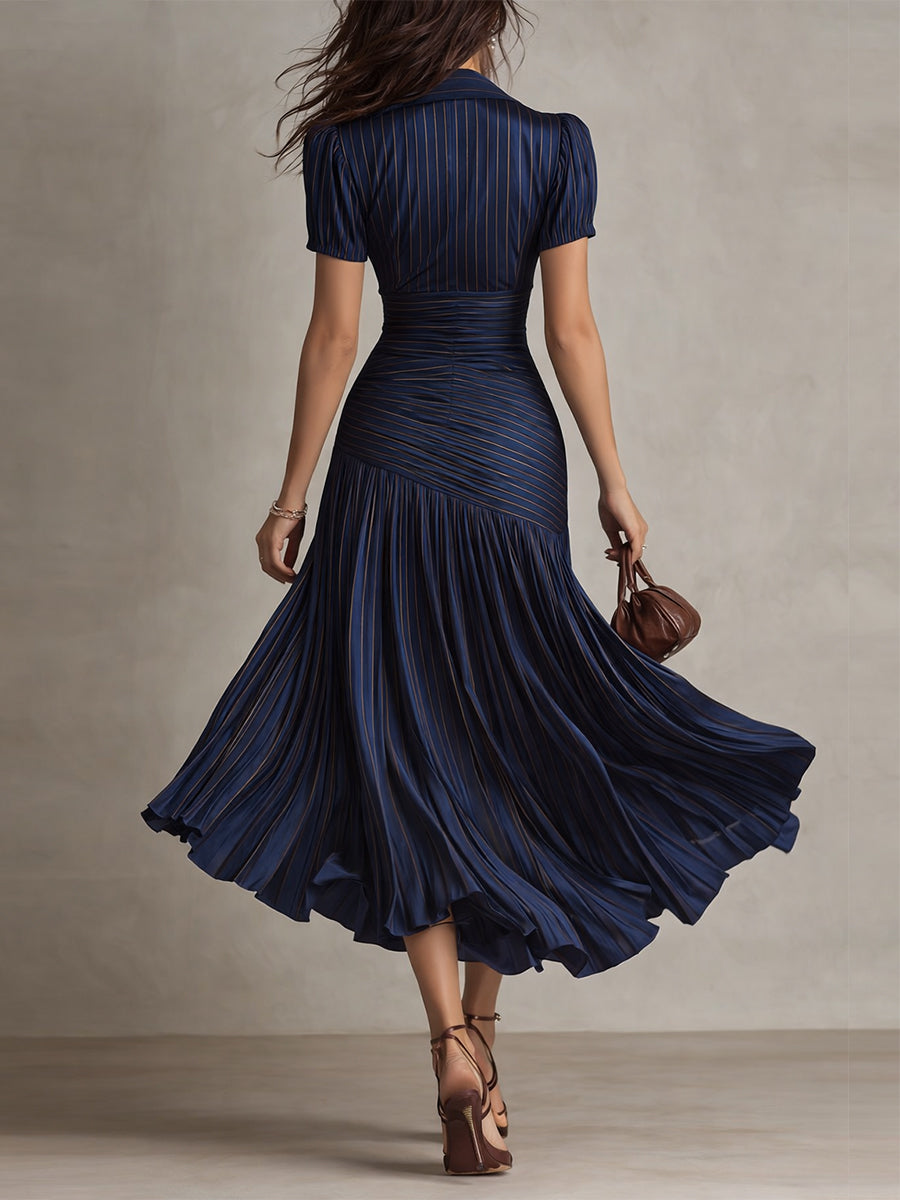 ANOUK | Gestreiftes Satin-Midikleid mit Plisseefalten