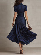 ANOUK | Gestreiftes Satin-Midikleid mit Plisseefalten