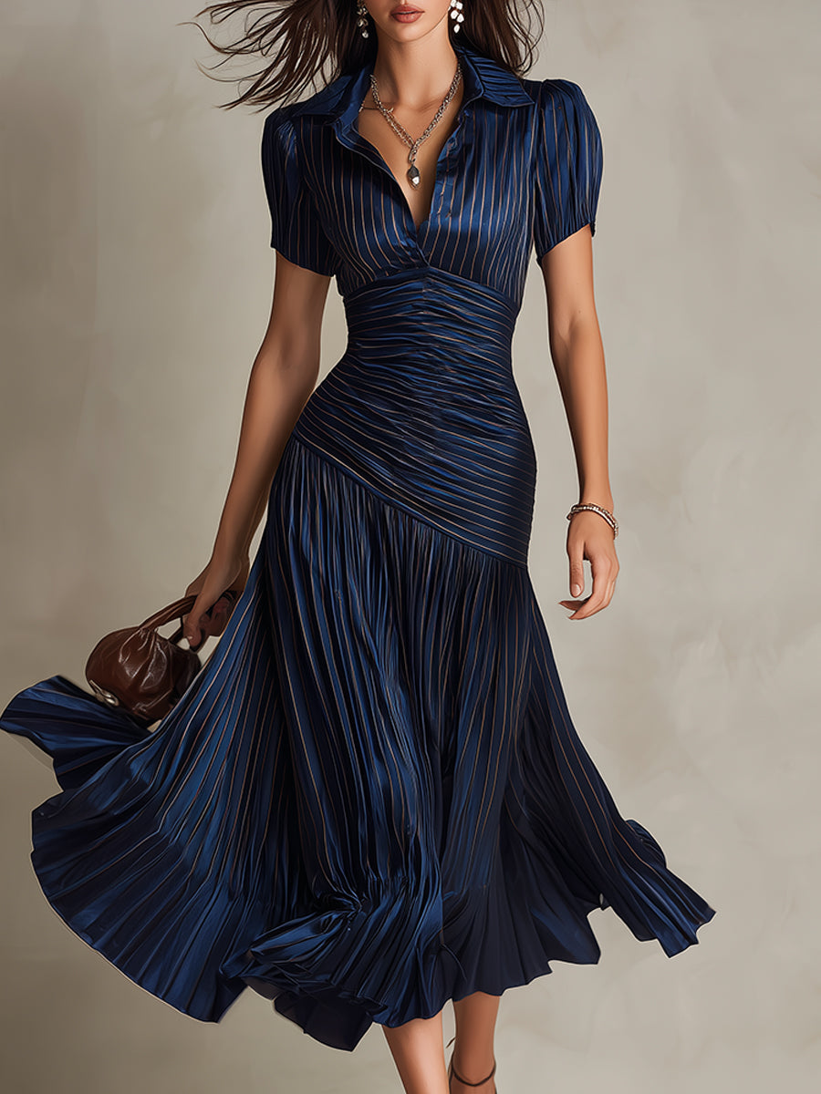 ANOUK | Gestreiftes Satin-Midikleid mit Plisseefalten