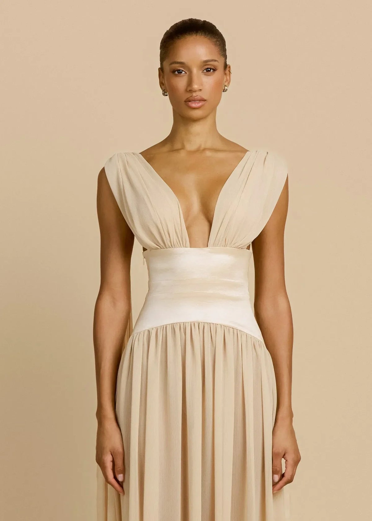 TABEA | Maxikleid mit Tiefem Ausschnitt