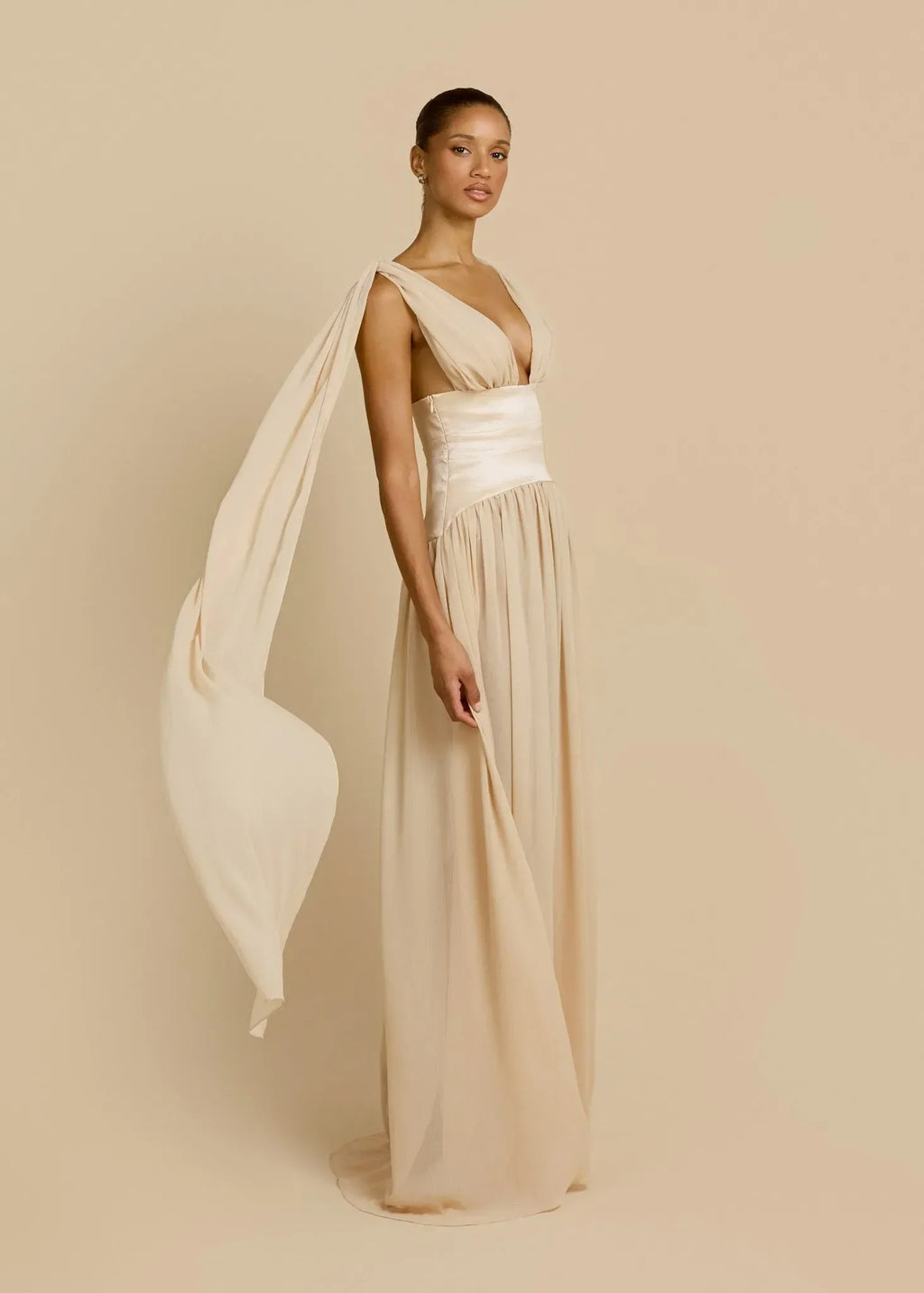 TABEA | Maxikleid mit Tiefem Ausschnitt