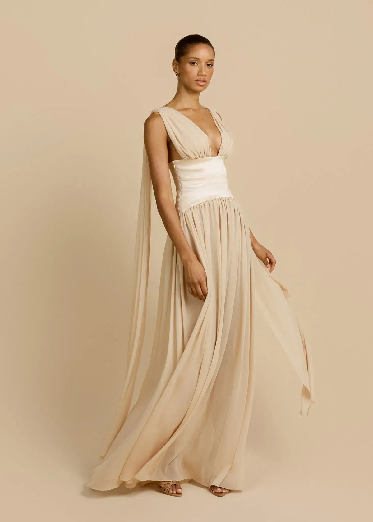 TABEA | Maxikleid mit Tiefem Ausschnitt