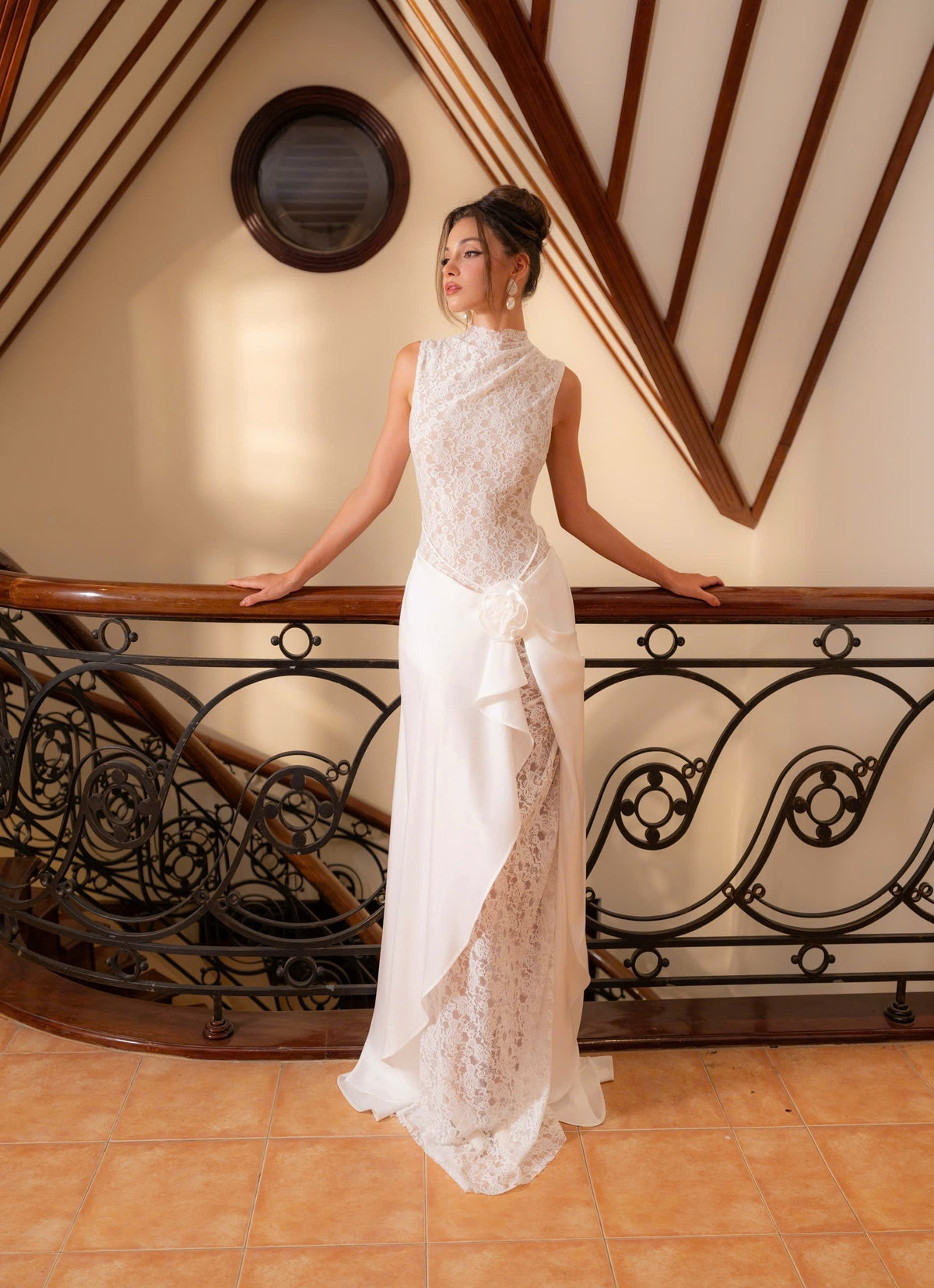 SAMIRA | Drapiertes Maxikleid mit Spitze