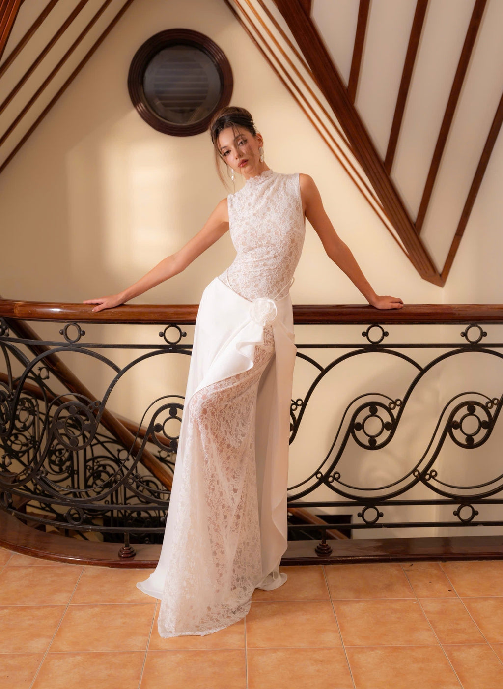SAMIRA | Drapiertes Maxikleid mit Spitze