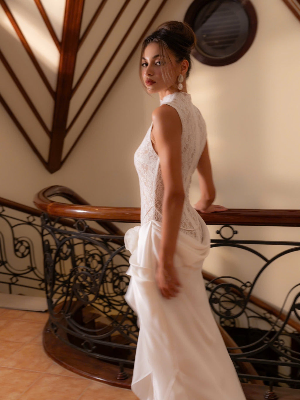 SAMIRA | Drapiertes Maxikleid mit Spitze