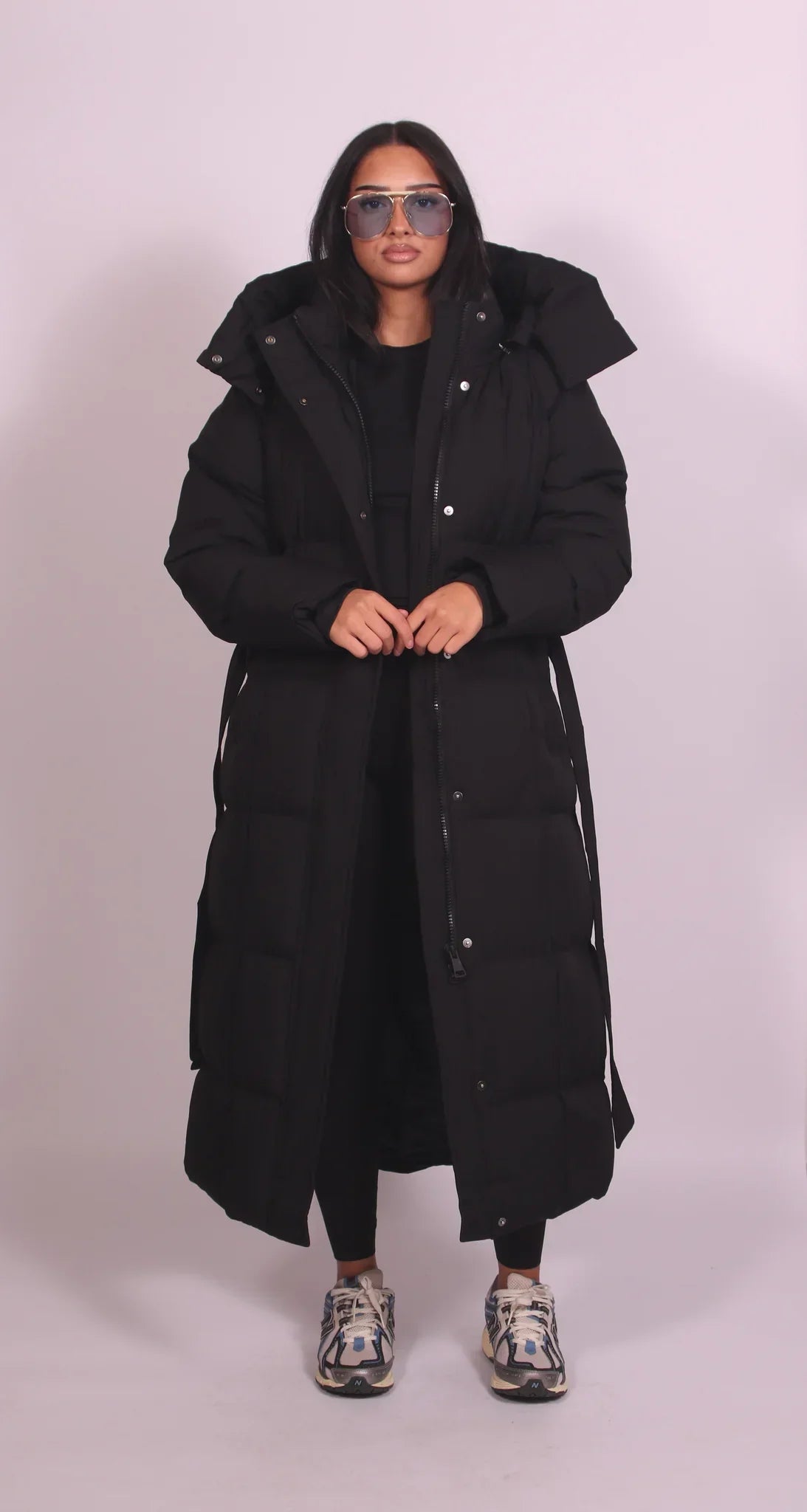 LIVIA | Lange Pufferjacke mit Gürtel
