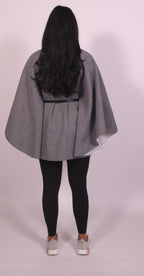 JANICE | Eleganter Cape-Mantel mit femininer Silhouette