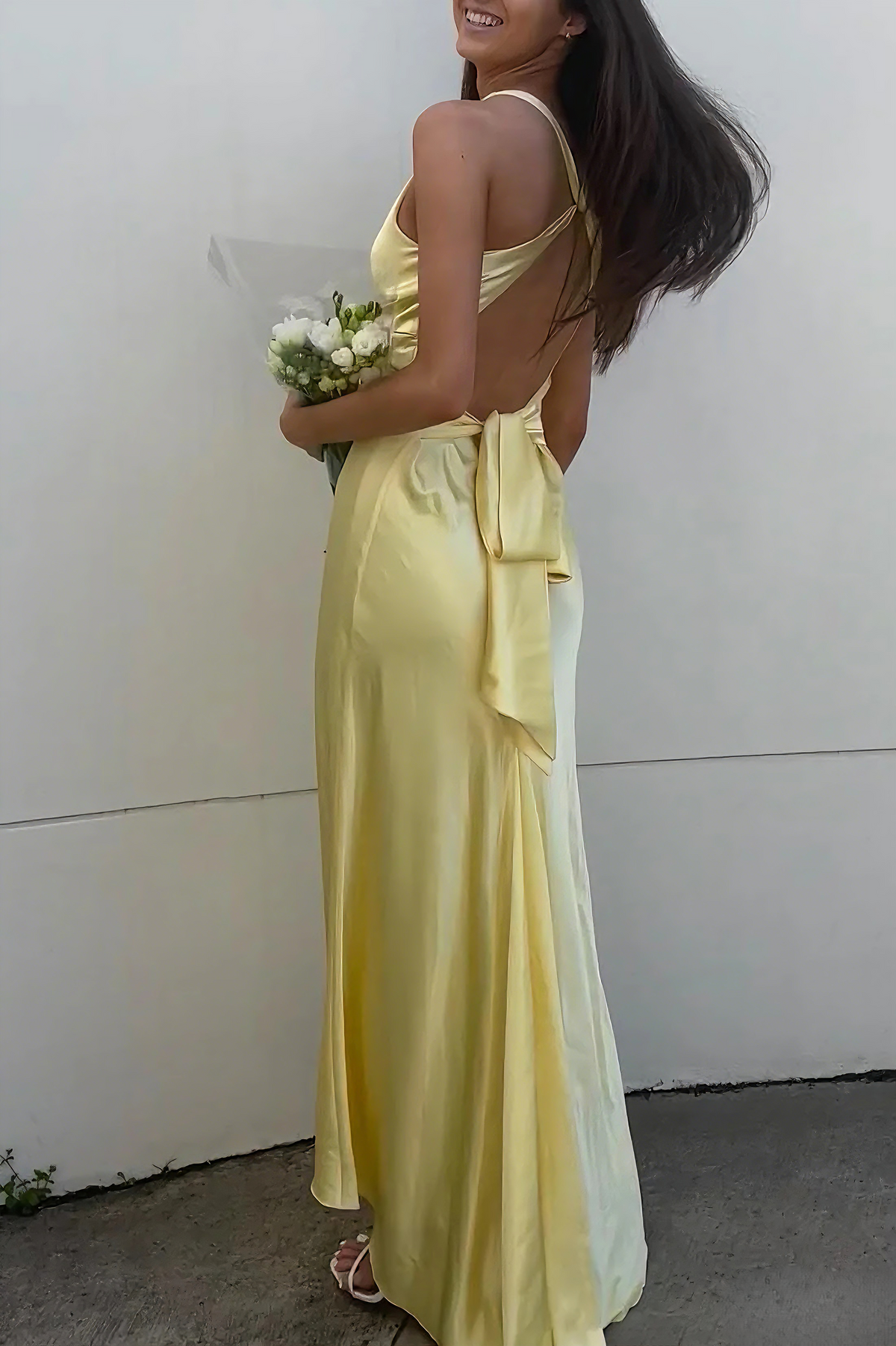 LEA | Zeitloses Satin-Maxikleid
