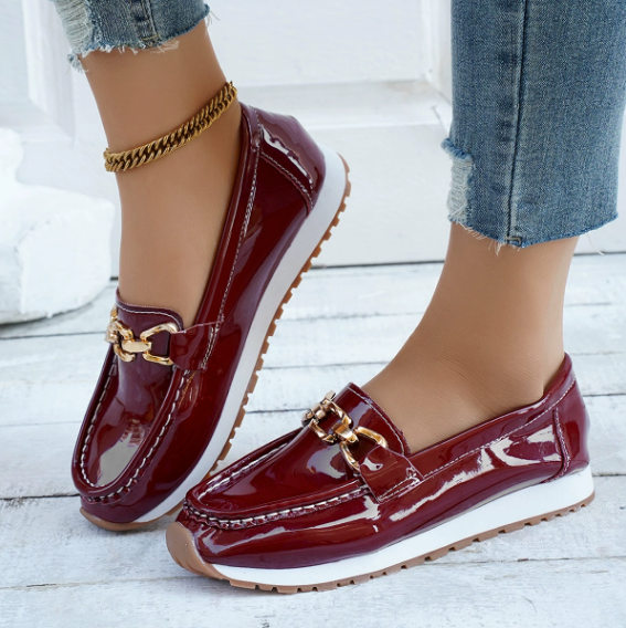 Eleanor - Glänzende Bordeaux Slipper