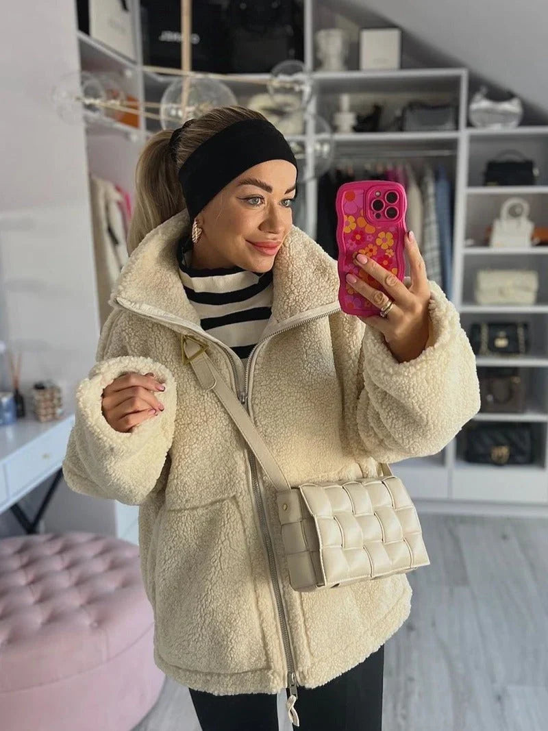 KAJA | Soft Teddy Mantel
