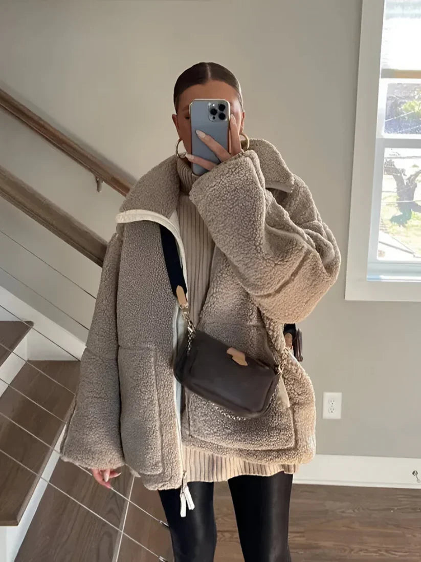 KAJA | Soft Teddy Mantel