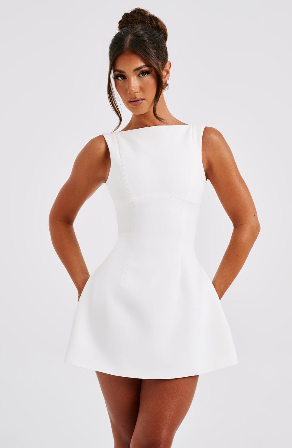 RUNA | Mini-Kleid mit Offenem Rücken