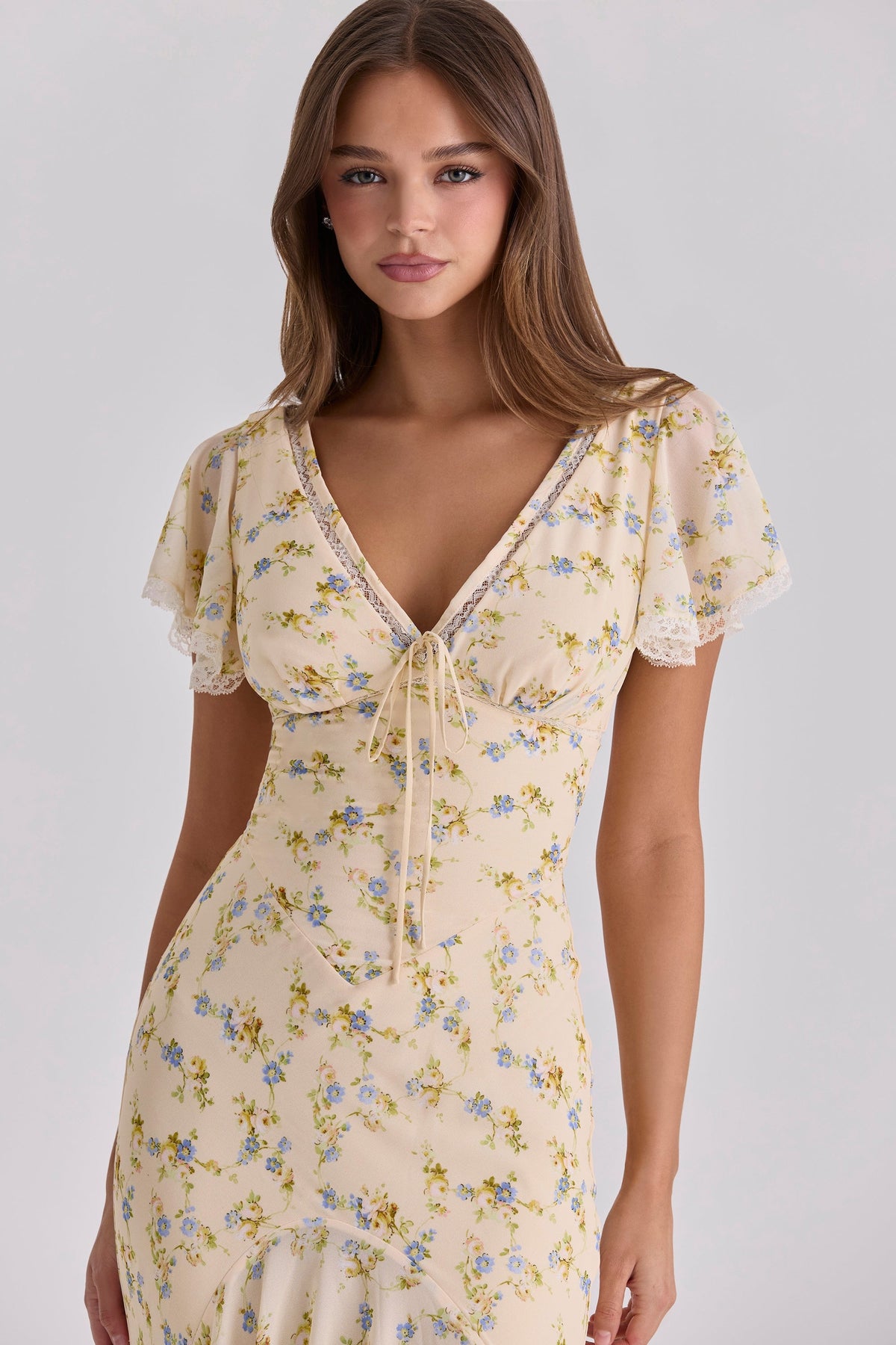 JULIA | Romantisches Maxikleid mit Zarten Volantärmeln