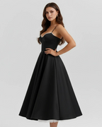 SELENE | Anmutiges Midikleid mit Feinen Trägern