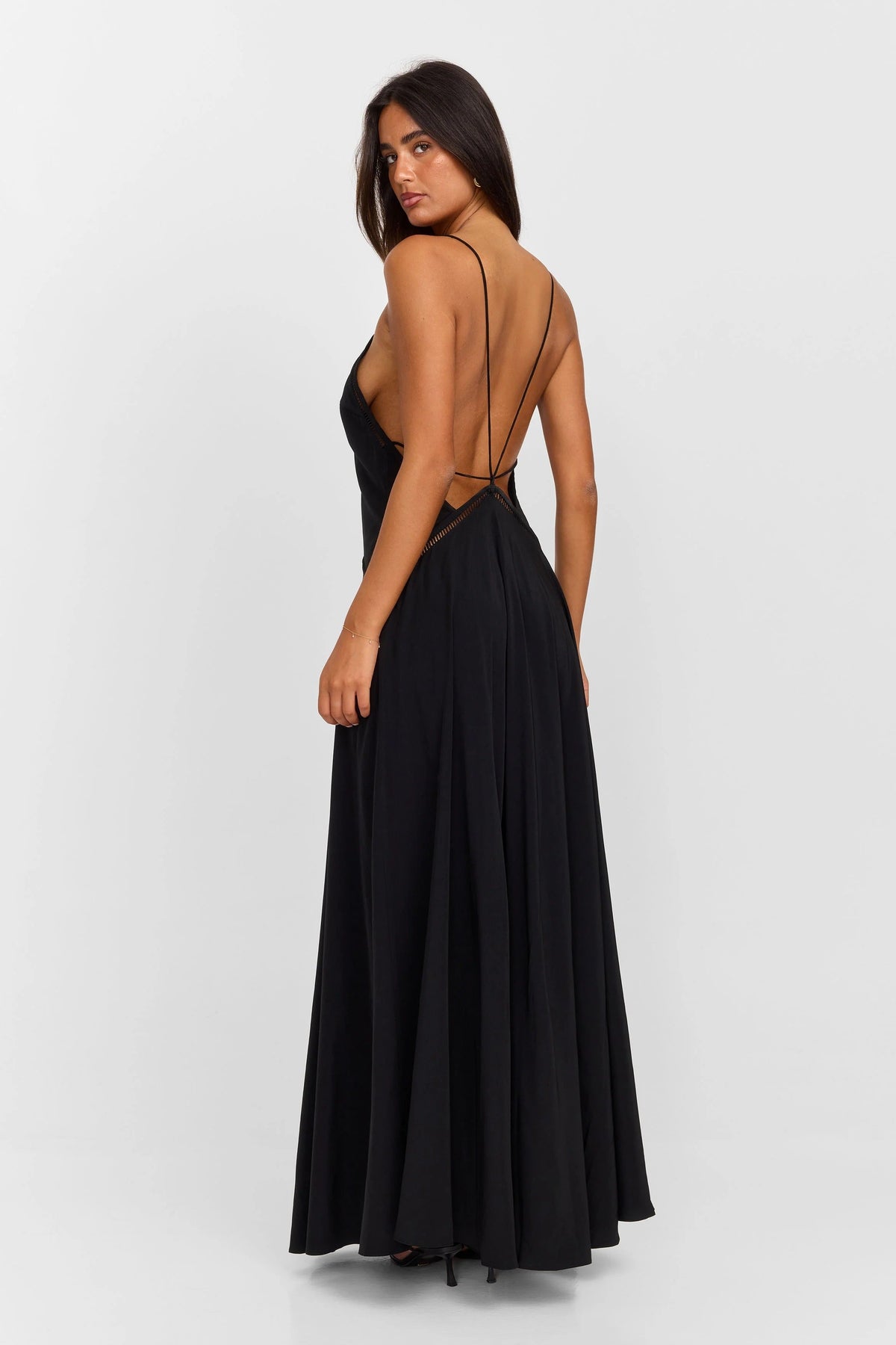 BENITA | Rückenfreies Maxikleid mit Spaghettiträgern