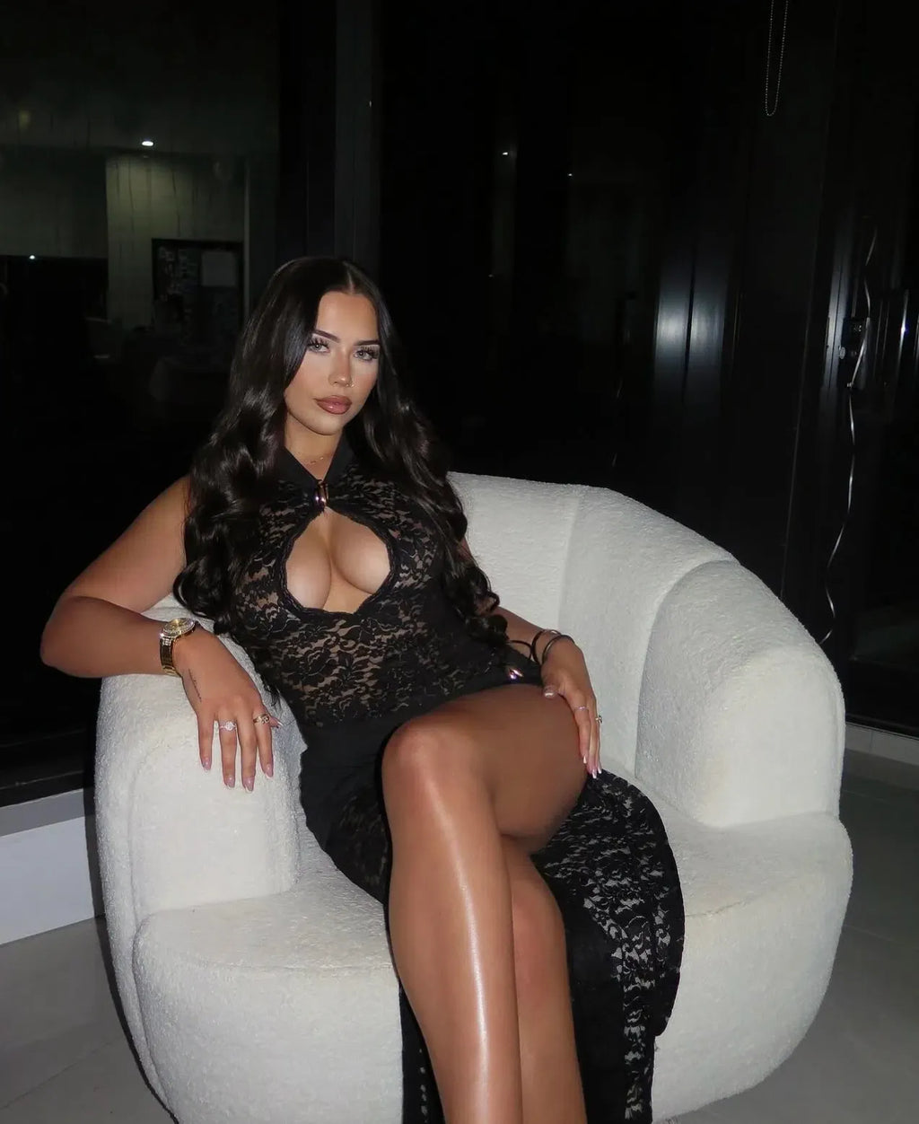 BLAKE | Spitzenkleid mit Tiefem Ausschnitt