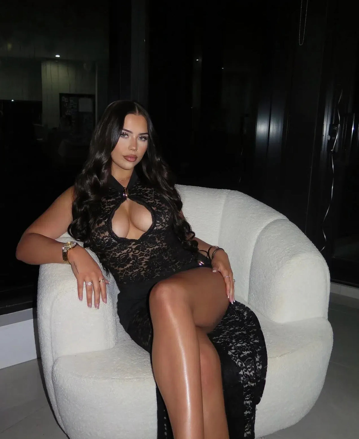 BLAKE | Spitzenkleid mit Tiefem Ausschnitt