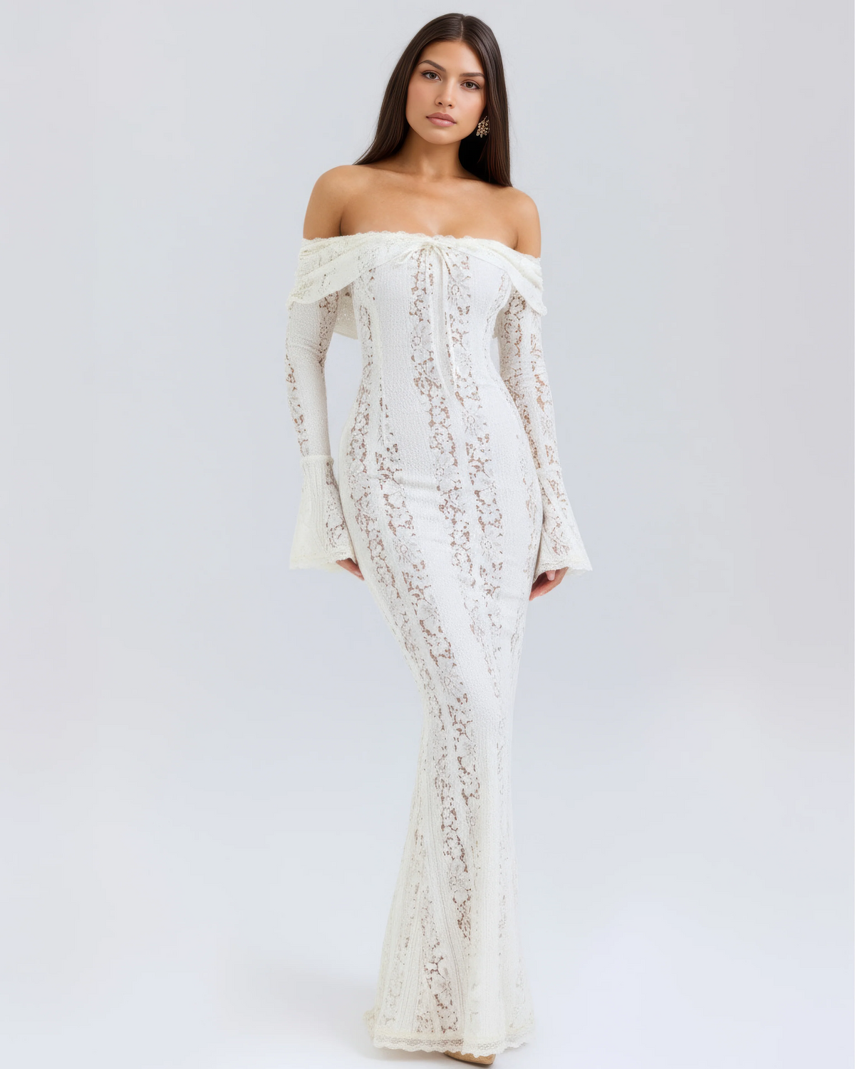 ALESSANDRA | Ausdrucksstarkes Maxikleid aus Spitze