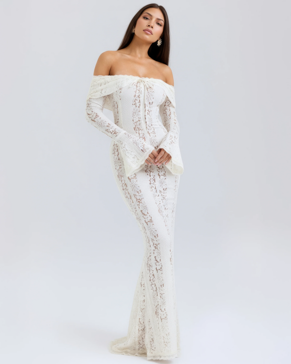 ALESSANDRA | Ausdrucksstarkes Maxikleid aus Spitze