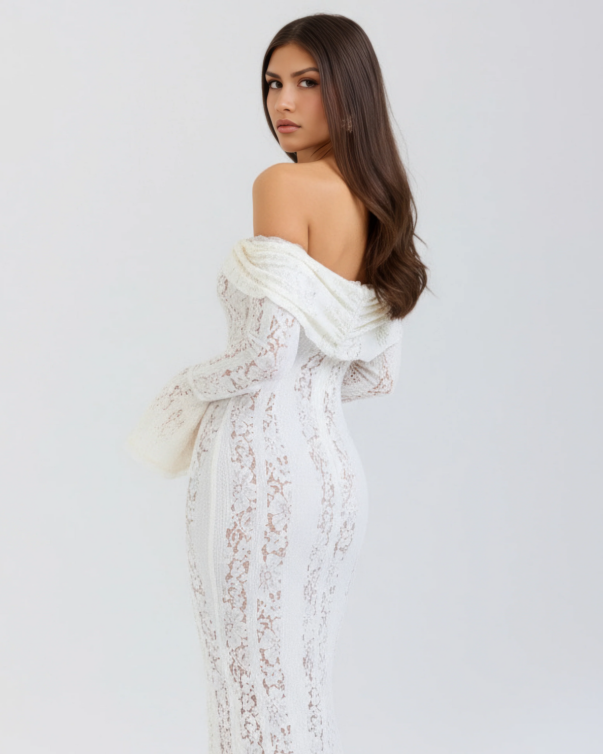 ALESSANDRA | Ausdrucksstarkes Maxikleid aus Spitze