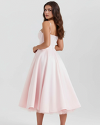 SELENE | Anmutiges Midikleid mit Feinen Trägern