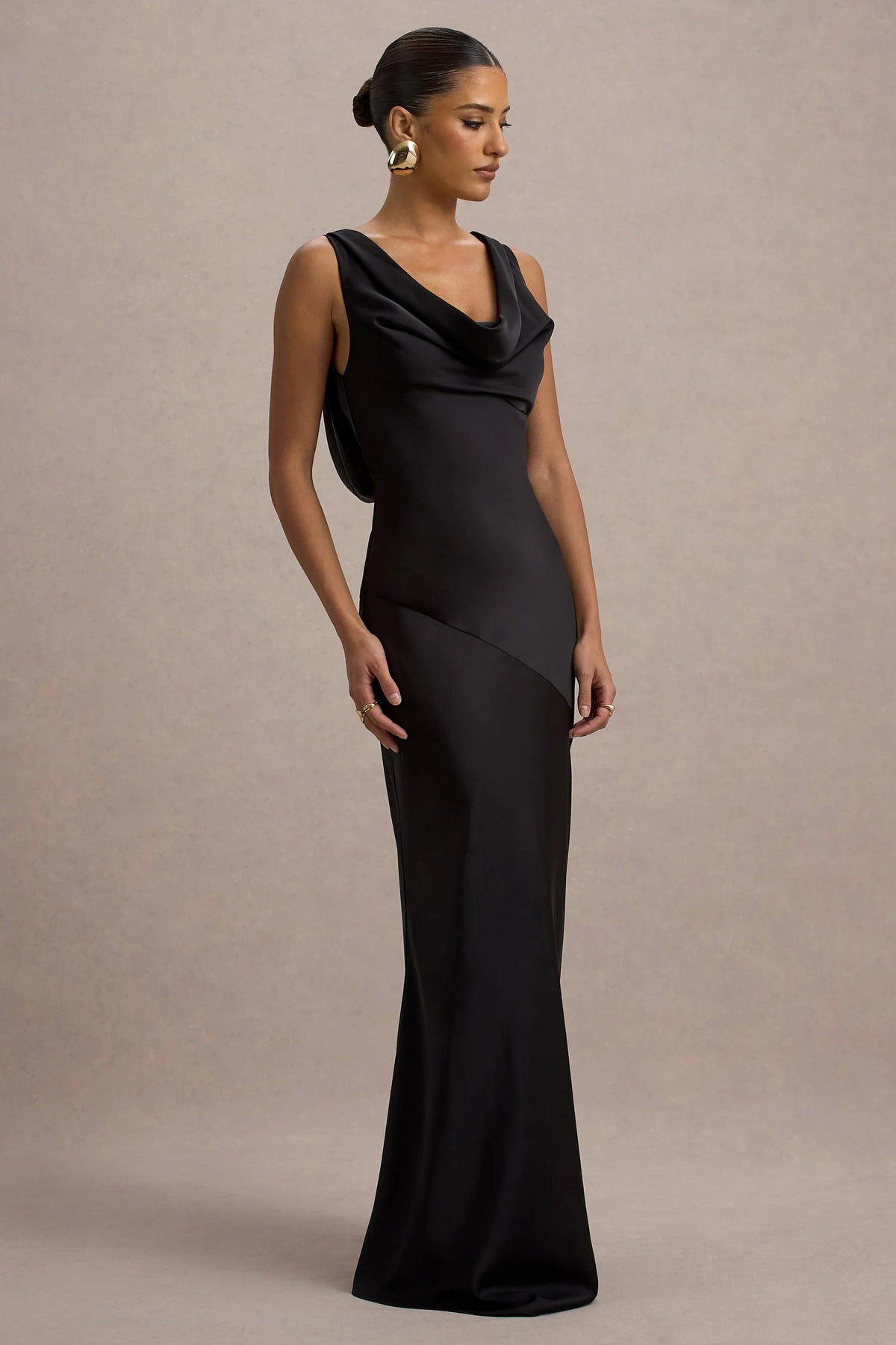 LENA | Minimalistisches Maxi Kleid mit Drapiertem Ausschnitt