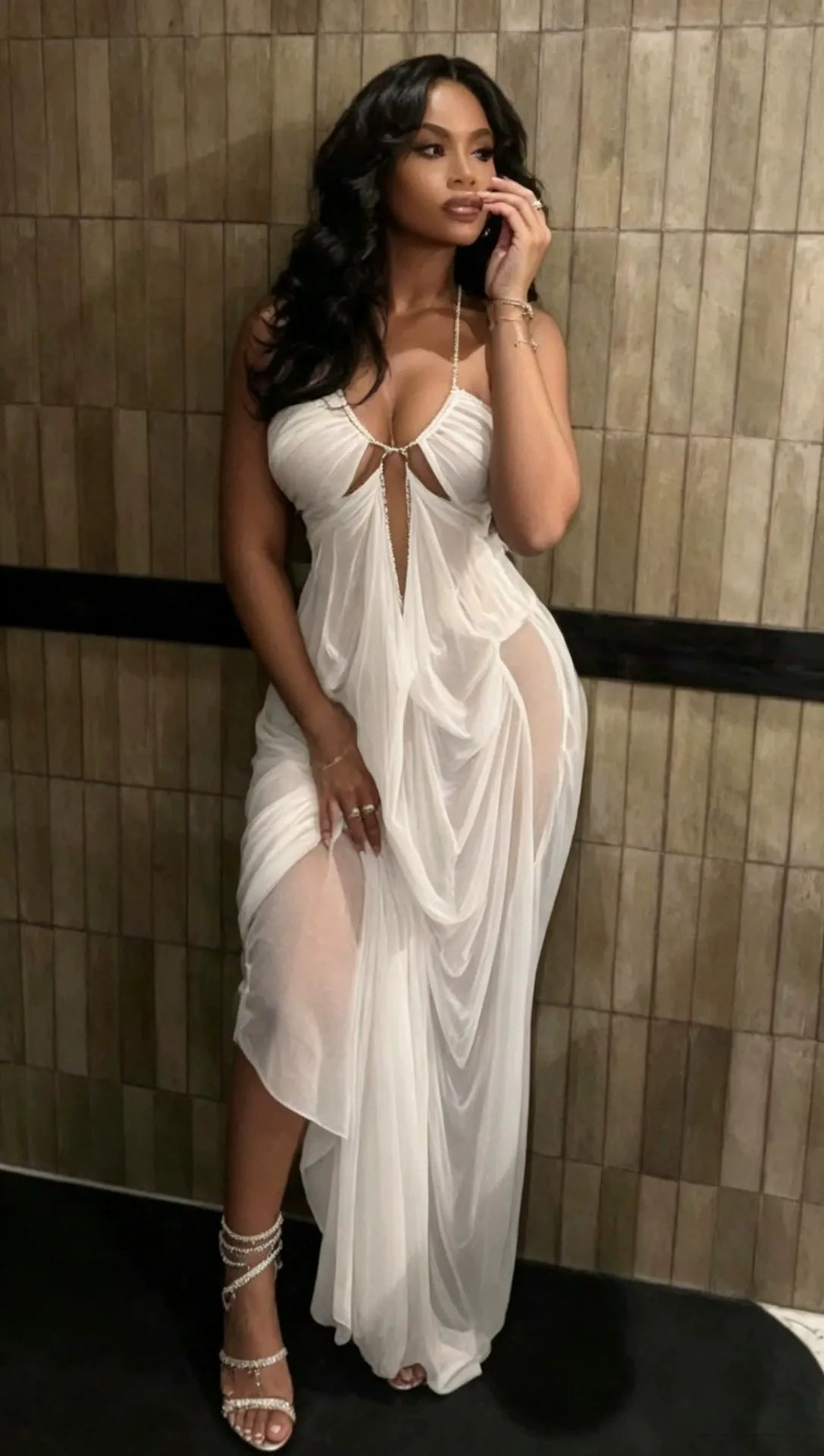 BELA | Maxikleid mit Kettenträgern und Cut-out