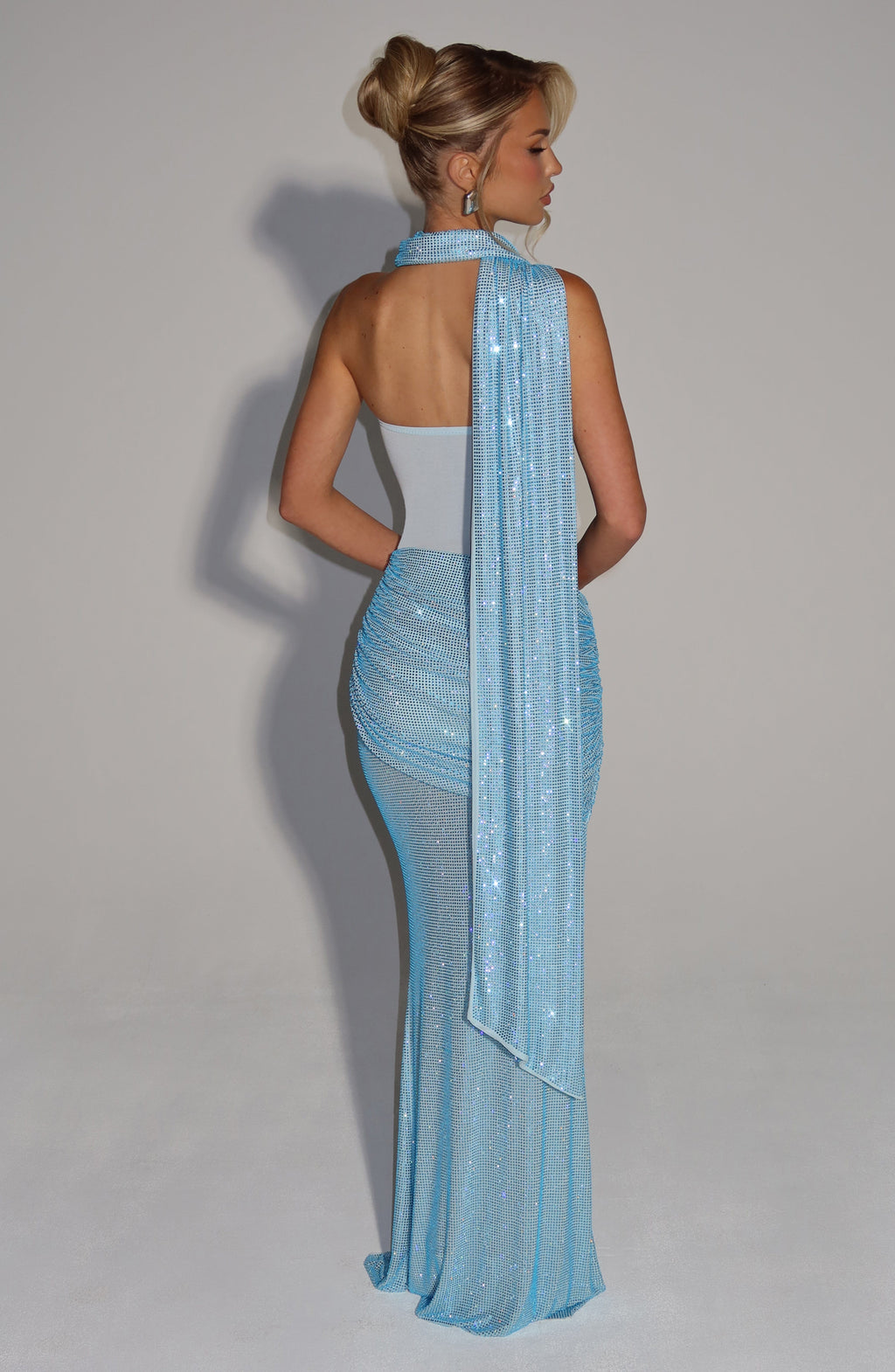 KLARA | Maxikleid mit Pailletten und Cut-Out