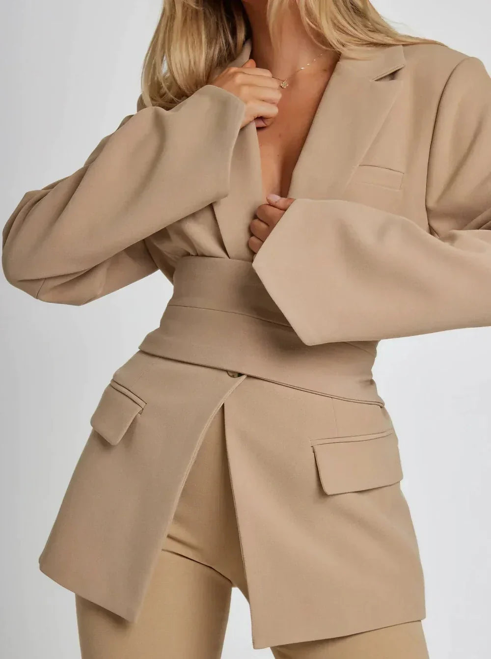 AIMEE – Blazer mit Gürtel