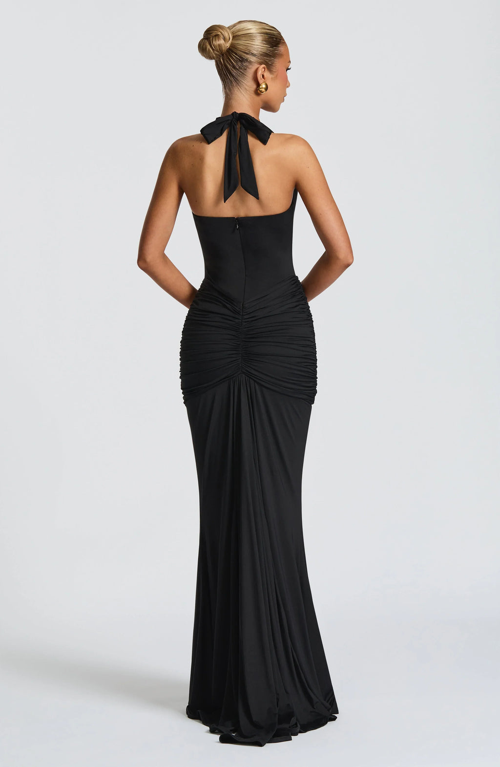 SASHA | Maxikleid mit Tiefem Ausschnitt