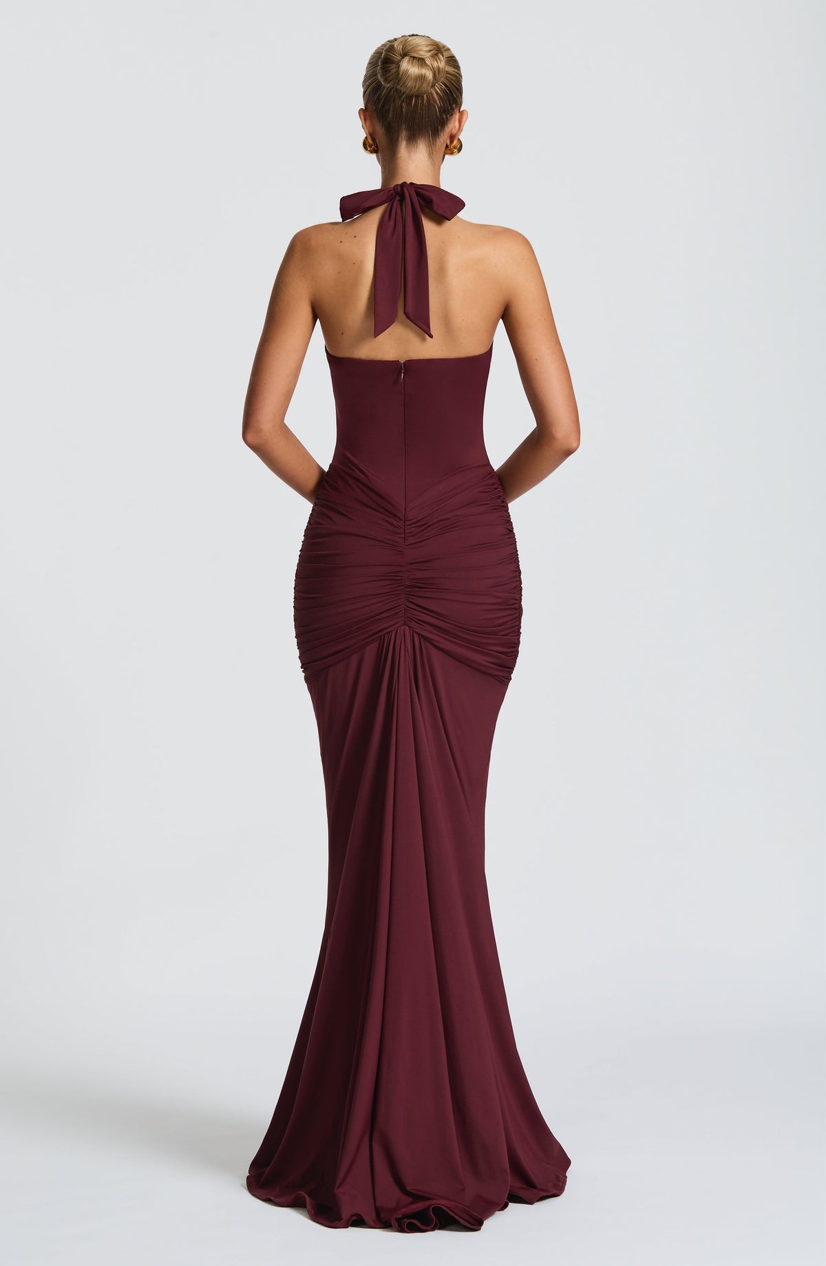 SASHA | Maxikleid mit Tiefem Ausschnitt